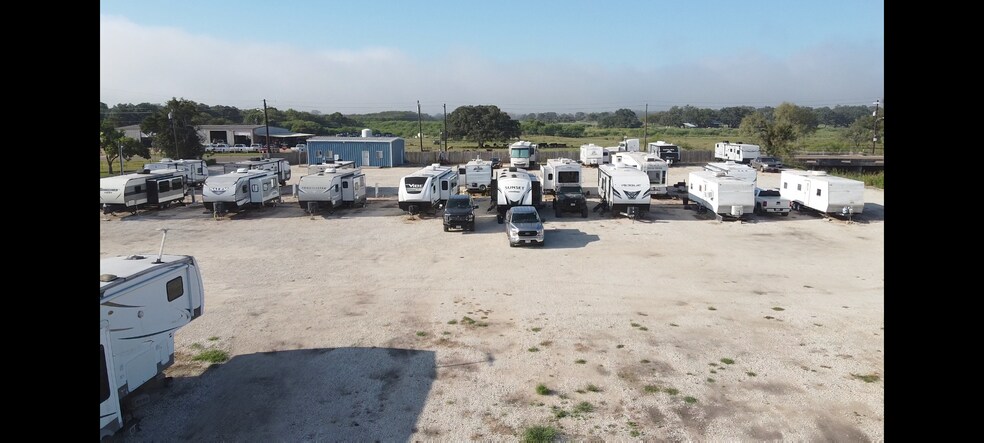 500 Douglas St, Cuero, TX à vendre - Photo du bâtiment - Image 3 de 11