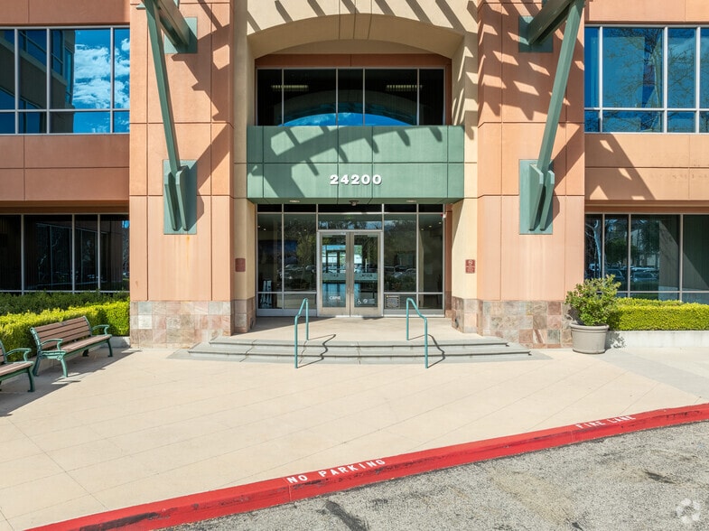 24200 Magic Mountain Pky, Valencia, CA for sale - Building Photo - Image 3 of 9