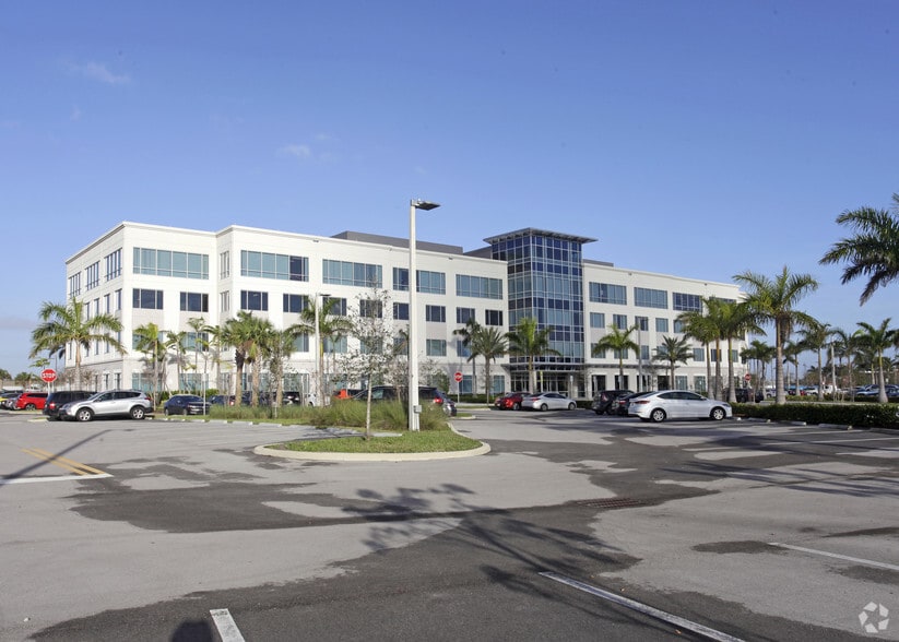 880 SW 145th Ave, Pembroke Pines, FL à louer - Photo du bâtiment - Image 2 de 17