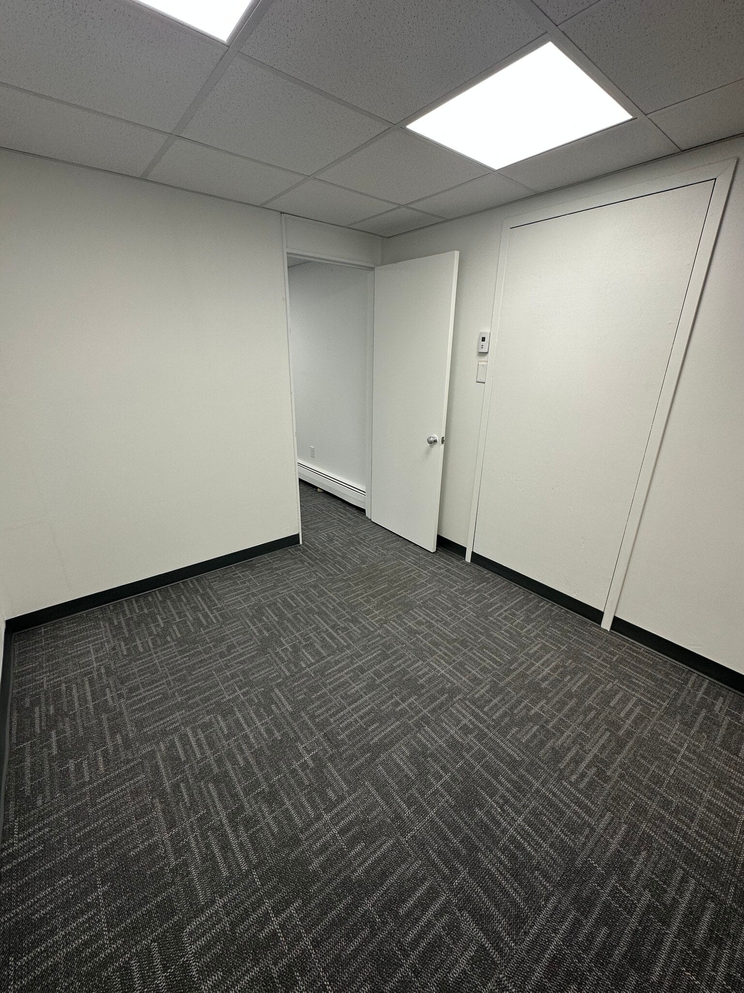 2215 Oak Industrial Dr NE, Grand Rapids, MI for lease Interior Photo- Image 1 of 6
