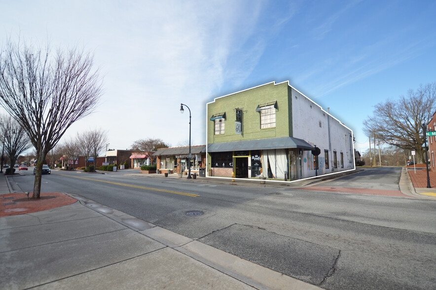 221 N Main St, Kernersville, NC à vendre - Photo du bâtiment - Image 1 de 1