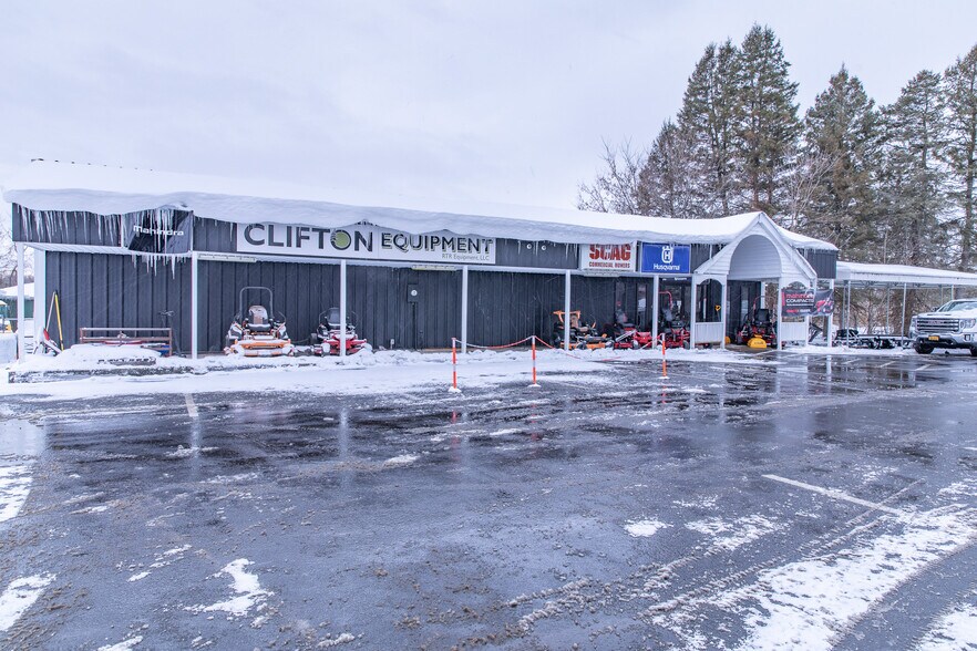 5334 Route 31, Clay, NY à vendre - Photo du bâtiment - Image 2 de 12