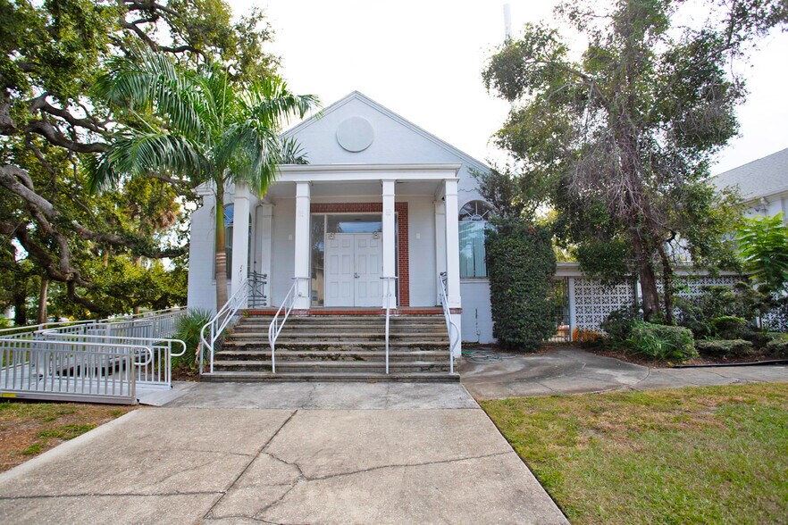 1310 22nd Ave S, Saint Petersburg, FL à vendre - Photo du bâtiment - Image 2 de 21