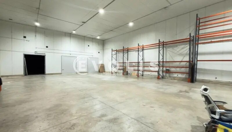 Flex in Mareuil-lès-Meaux for lease Interior Photo- Image 1 of 13