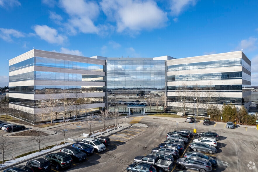 6985 Financial Dr, Mississauga, ON à louer - Photo du bâtiment - Image 2 de 8