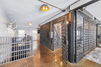 115 S Kentucky St, McKinney, TX à louer Photo intérieure- Image 1 de 10