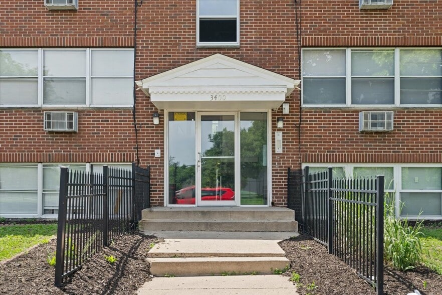 3400 10th Ave S, Minneapolis, MN for sale - Building Photo - Image 3 of 10