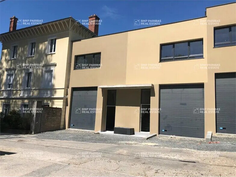 Flex in Neuville-sur-Saône for lease - Building Photo - Image 1 of 16