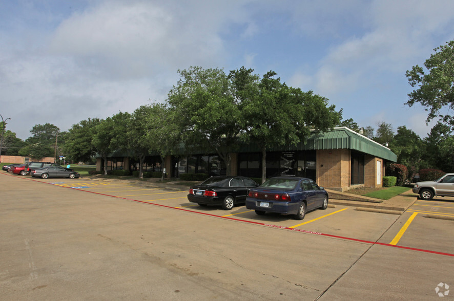 3901 W Green Oaks Blvd, Arlington, TX for sale - Building Photo - Image 1 of 1