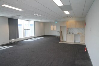 24 Canterbury Rd, BRAESIDE for lease Interior Photo- Image 2 of 5
