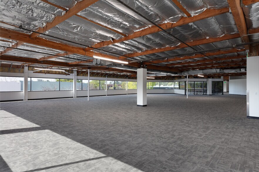 48664 Milmont Dr, Fremont, CA à louer - Photo intérieure - Image 3 de 7