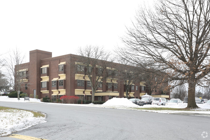 1200 Camp Hill Byp, Camp Hill, PA for lease - Building Photo - Image 1 of 22