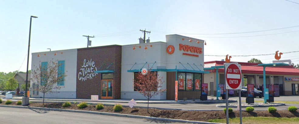 7980 Brewerton Rd, Cicero, NY for lease - Primary Photo - Image 1 of 2