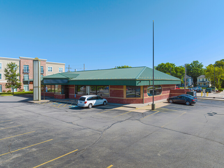 1012-1014 Commercial St, Emporia, KS for lease - Building Photo - Image 3 of 8