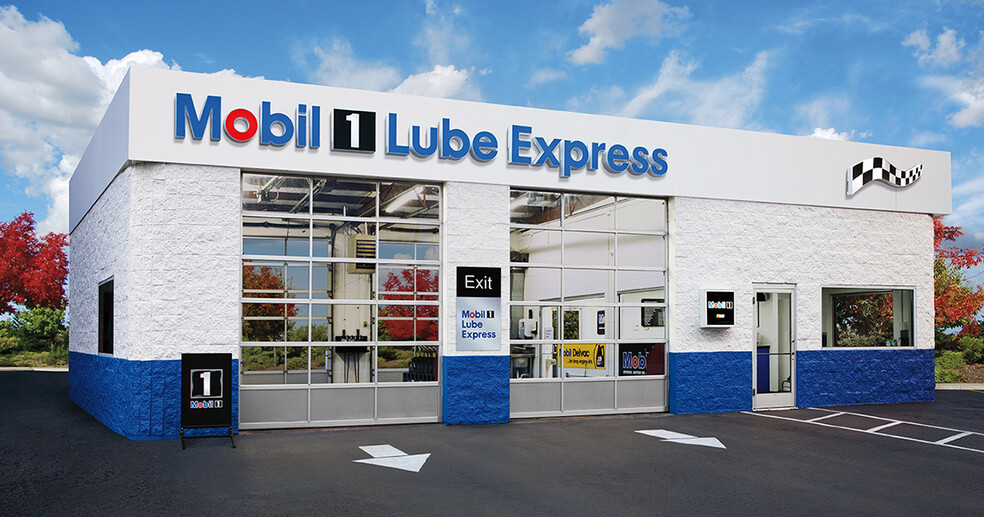 Mobil 1 Lube Express portefeuille de 7 propriétés à vendre sur LoopNet.ca - Photo du bâtiment - Image 1 de 8