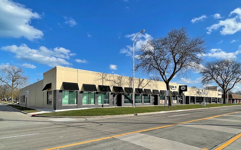 24000-24060 Harper Ave, Saint Clair Shores, MI à louer - Photo du bâtiment - Image 1 de 9