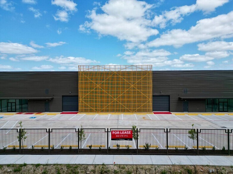 11907 Bedford St, Houston, TX à louer - Photo du bâtiment - Image 2 de 15