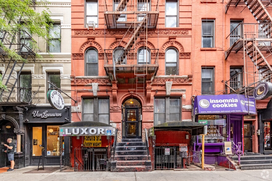 118 Macdougal St, New York, NY for lease - Building Photo - Image 2 of 4