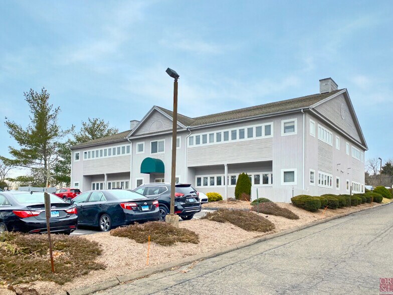506 Cromwell Ave, Rocky Hill, CT à louer - Photo du bâtiment - Image 3 de 3