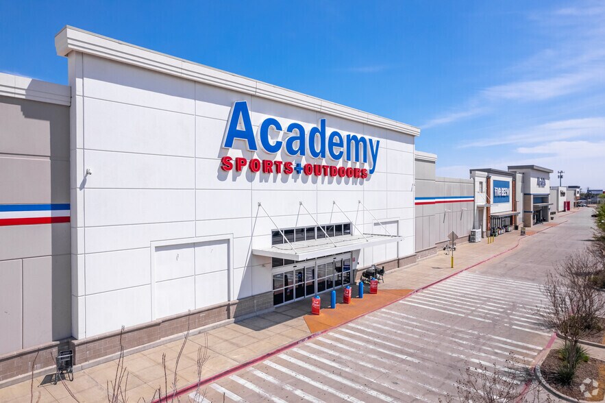 E Northwest Hwy & Abrams Rd, Dallas, TX à louer - Photo du bâtiment - Image 2 de 12