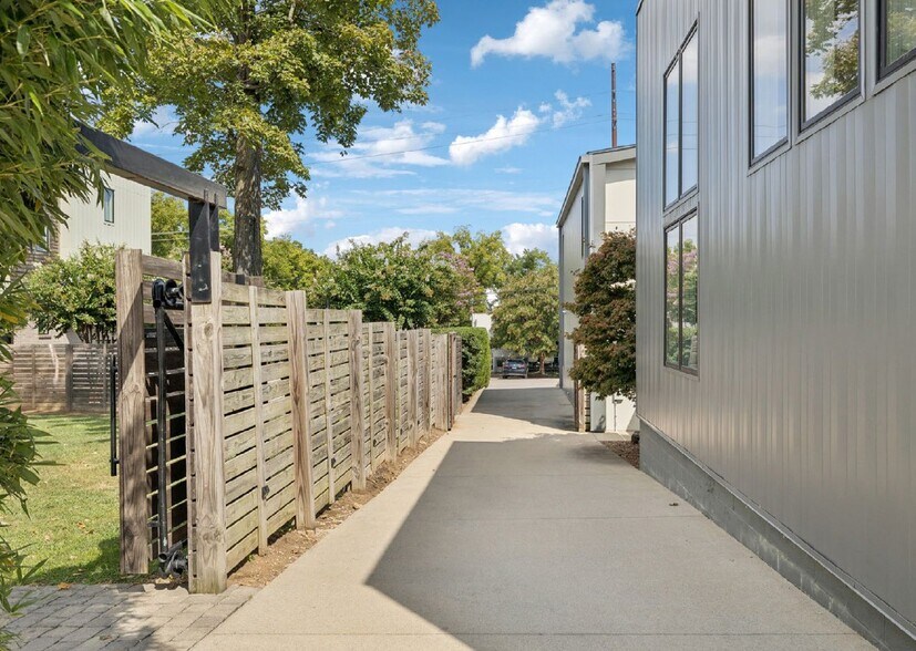2517 White Ave, Nashville, TN à vendre - Photo du bâtiment - Image 3 de 74