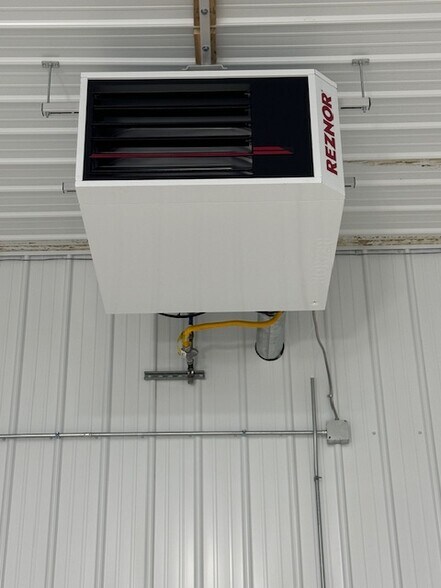 700 Armstrong Dr, Fairmont, MN à vendre - Photo intérieure - Image 3 de 23