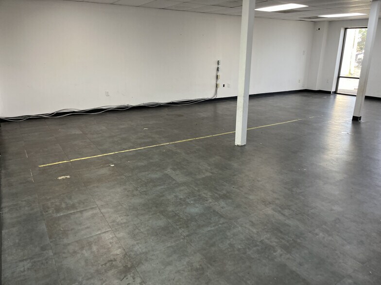 411 N 14th St, Leesburg, FL à louer - Photo du bâtiment - Image 3 de 7