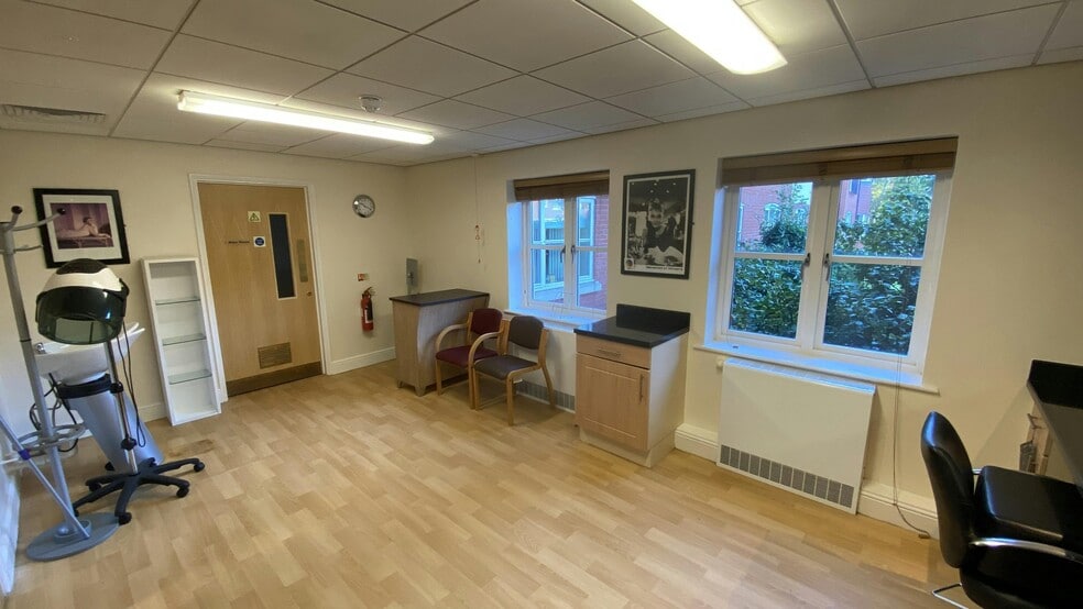 5 Alcester Rd, Stratford Upon Avon à louer - Photo du bâtiment - Image 3 de 9