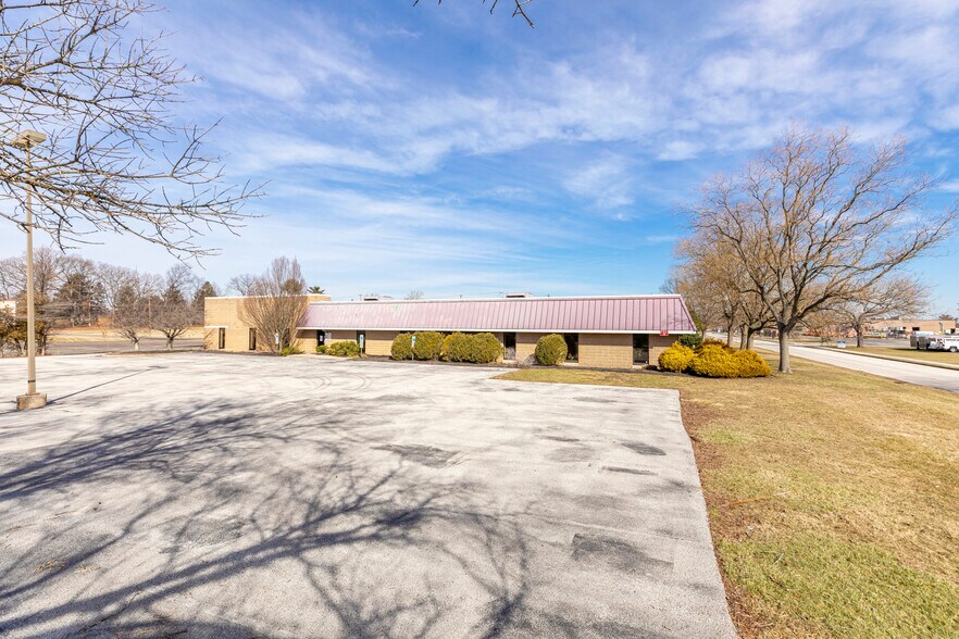 2700 Van Buren Ave, Norristown, PA à louer - Photo du bâtiment - Image 2 de 11