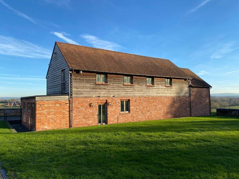 Mythe Rd, Tewkesbury à louer - Photo du bâtiment - Image 2 de 6