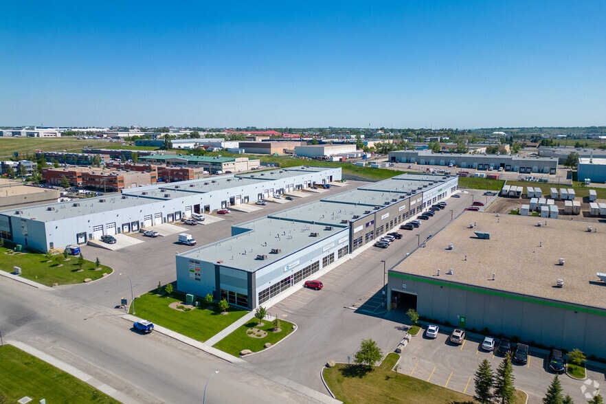 999 57th Ave NE, Calgary, AB for lease - Aerial - Image 2 of 11