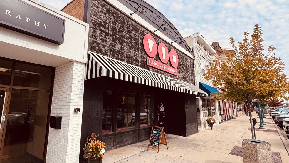 327 W State St, Sycamore, IL for sale - Primary Photo - Image 1 of 12