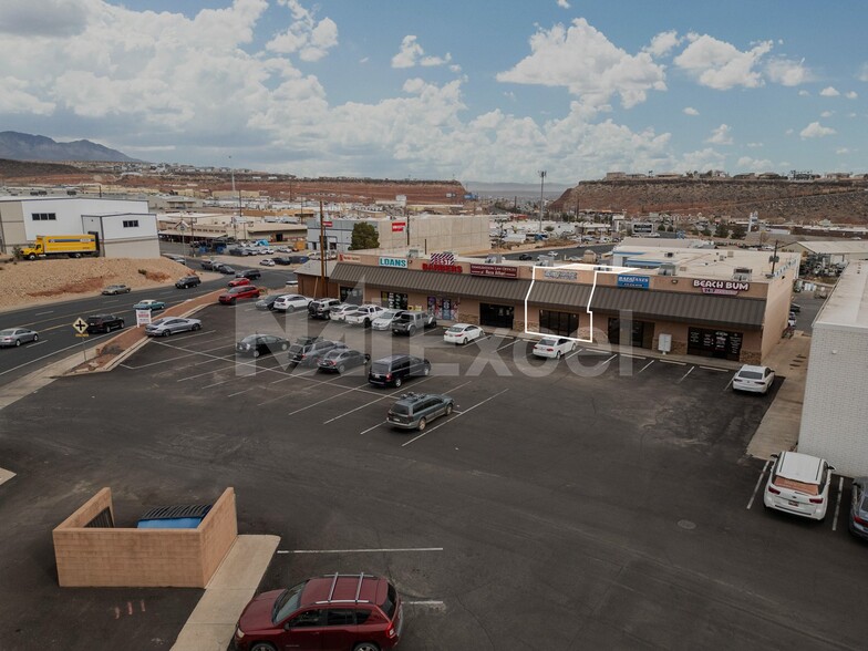 1036 E Red Hills Pky, St George, UT for lease - Building Photo - Image 2 of 4