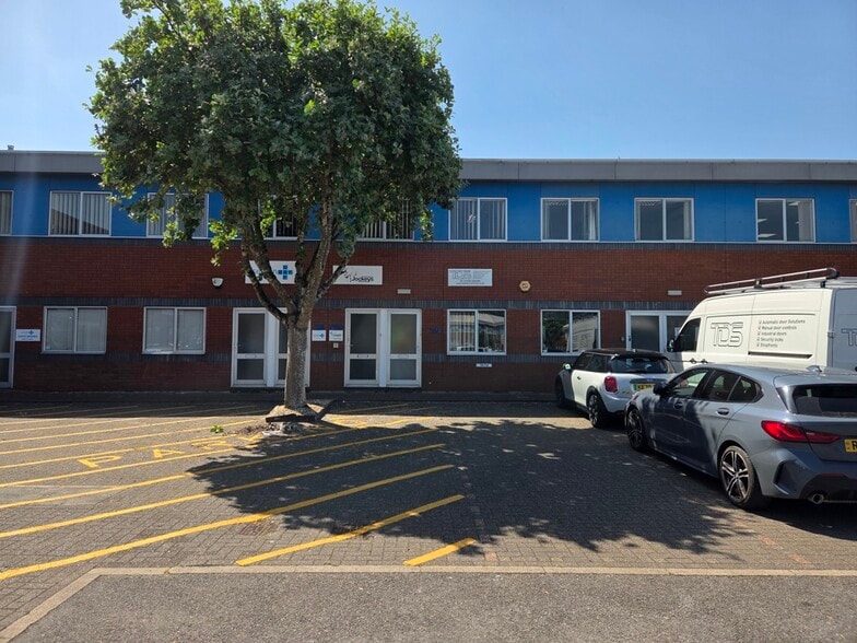 25-43 Kingfisher Ct, Newbury for lease - Building Photo - Image 2 of 2