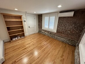 61 Roseland St, Somerville, MA for lease Interior Photo- Image 2 of 4