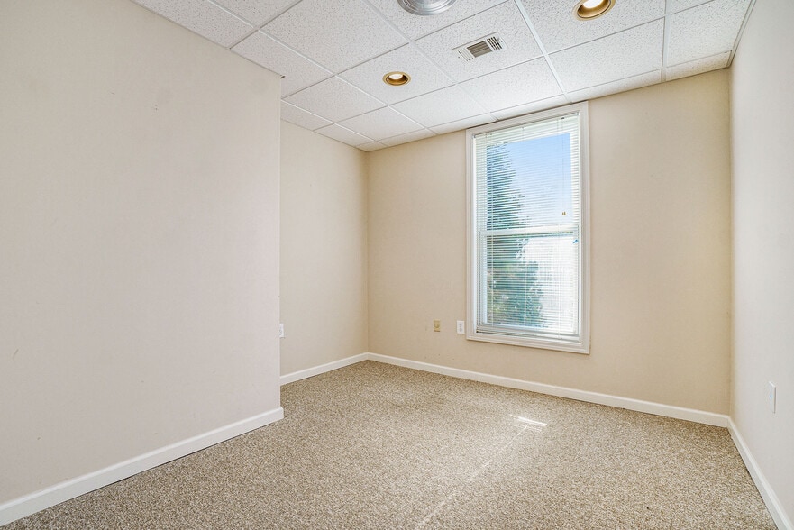 736 Holcomb Bridge Rd, Norcross, GA for lease - Building Photo - Image 2 of 29