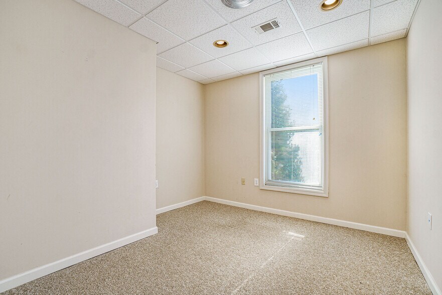 736 Holcomb Bridge Rd, Norcross, GA à louer - Photo du bâtiment - Image 2 de 29