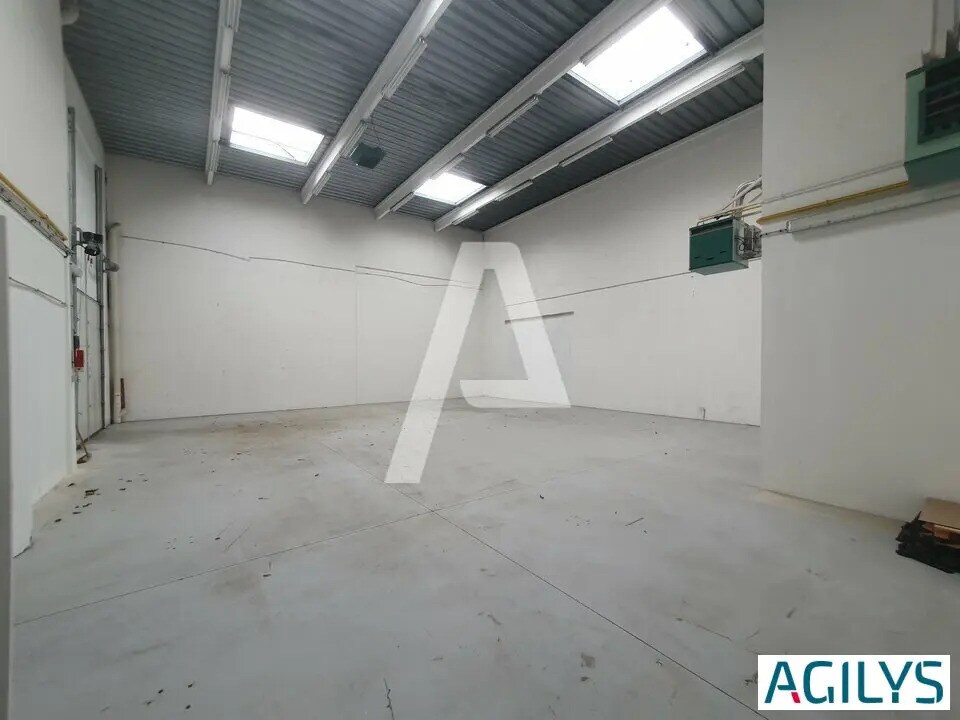Flex in Champs-sur-Marne for lease Interior Photo- Image 1 of 11