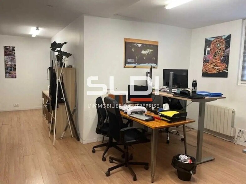 Flex in Villeurbanne for lease - Interior Photo - Image 2 of 6