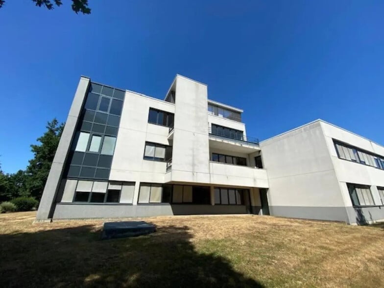 Office in Rennes for lease - Building Photo - Image 3 of 21