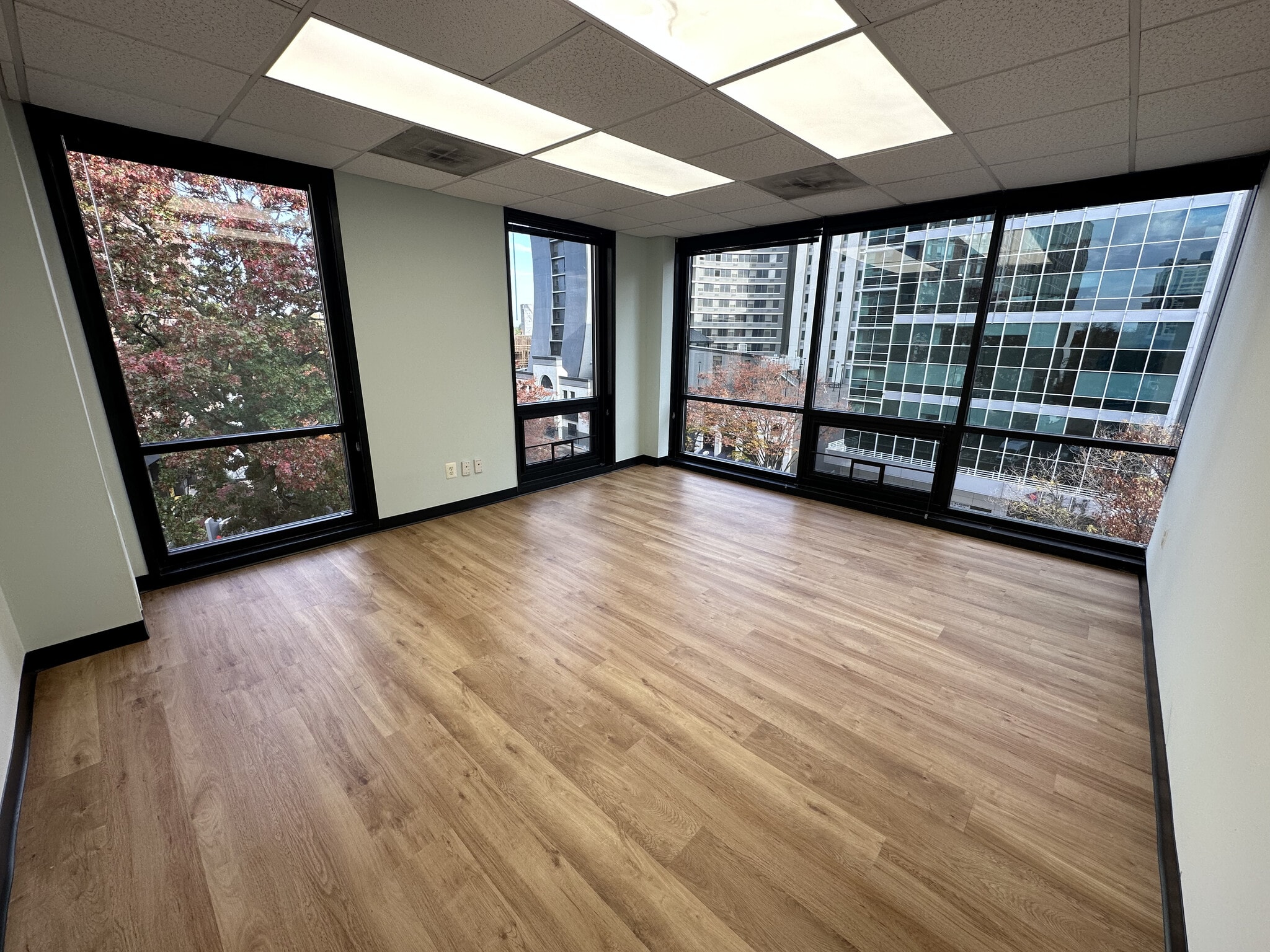8730 Georgia Ave, Silver Spring, MD for lease Interior Photo- Image 1 of 8