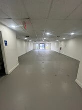 5201-5229 NW 74th Ave, Miami, FL à louer Photo du bâtiment- Image 2 de 6