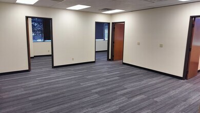 2000 N Central Expy, Plano, TX for lease Interior Photo- Image 1 of 6