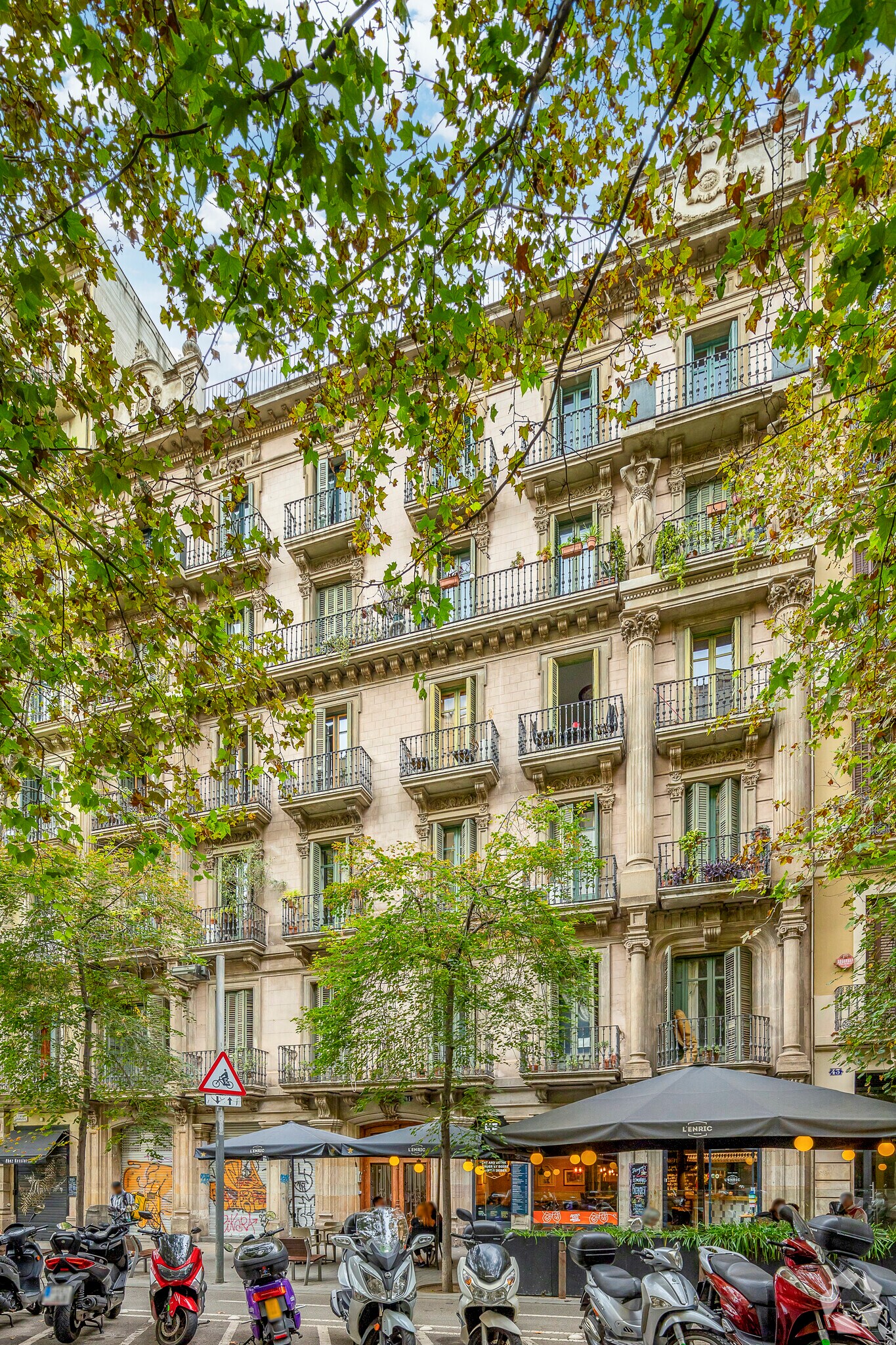 Commerce de détail dans Barcelone, Barcelona à louer Photo principale- Image 1 de 2