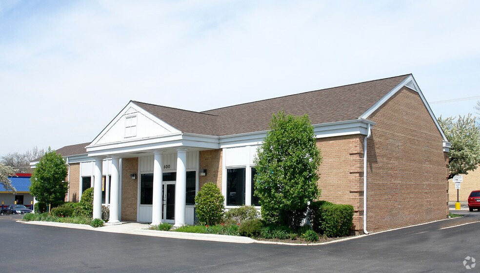 600 W Roosevelt Rd, Glen Ellyn, IL à louer - Photo du bâtiment - Image 1 de 8