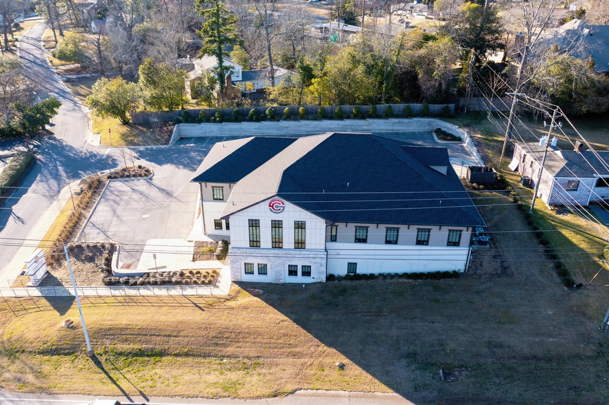 1990 Southwood Rd, Vestavia Hills, AL for sale - Building Photo - Image 3 of 8