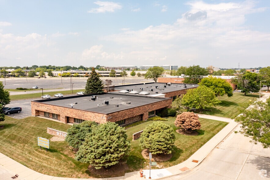 3710 Commercial Ave, Northbrook, IL à louer - Aérien - Image 3 de 4