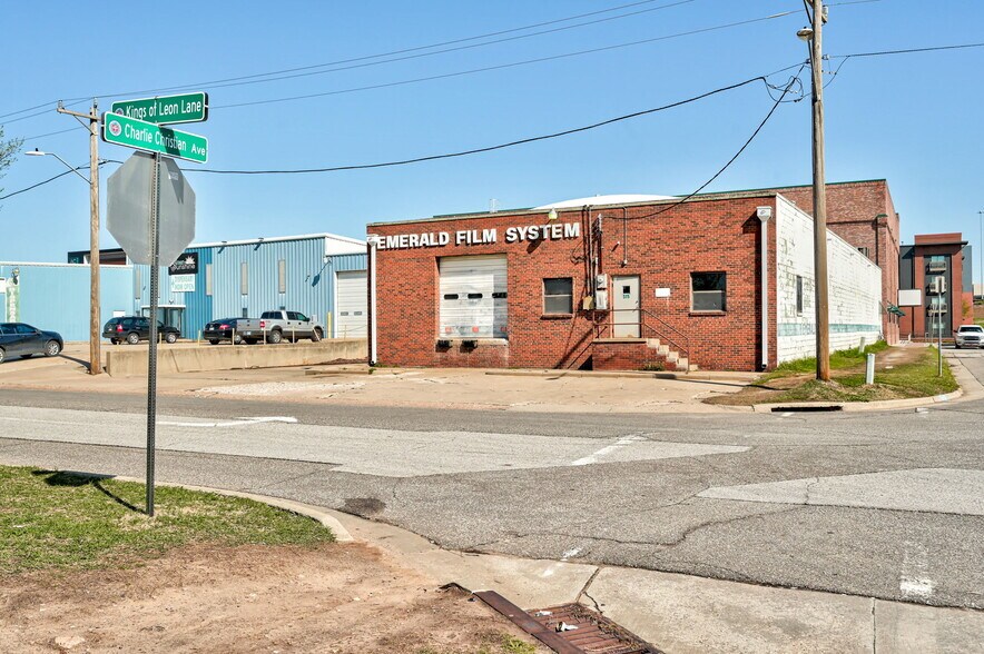 515 Kings of Leon Ln, Oklahoma City, OK à vendre - Photo du bâtiment - Image 3 de 48