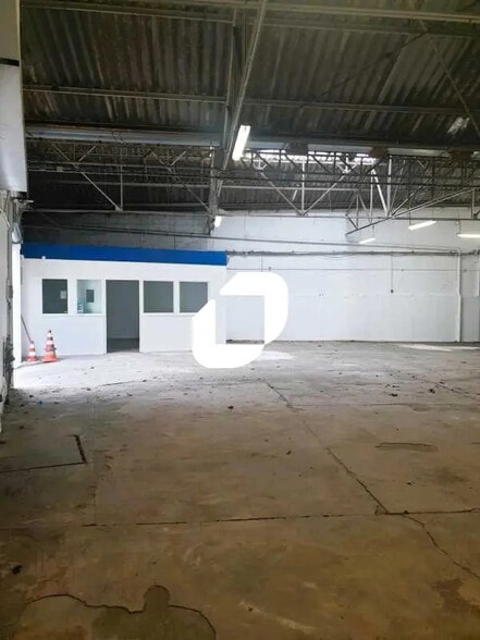 Flex in Villejuif for lease - Building Photo - Image 2 of 8