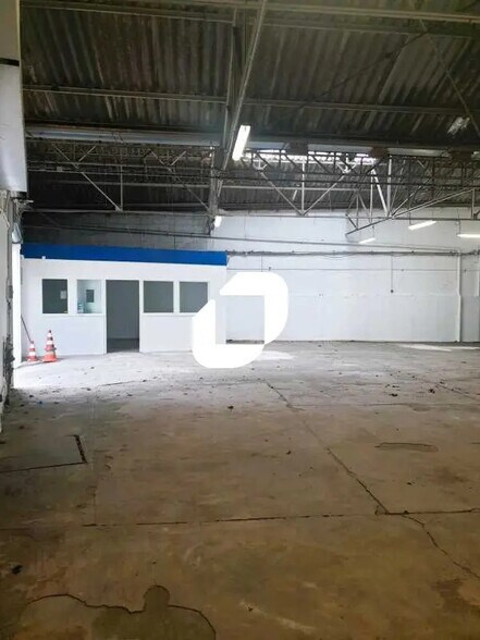 Flex dans Villejuif à louer - Photo du bâtiment - Image 2 de 8